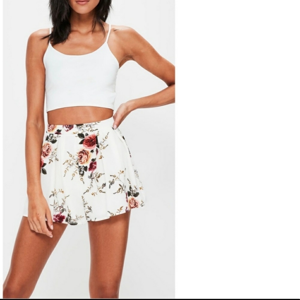 NWT Missguided high waist floral short sz 12